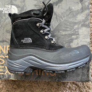 North Face Boys Chilkat Lace Boots size 2 color Black